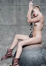 Miley Cyrus: Nude & Nipples From The 