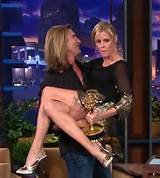 Julie Bowen - julie_bowen_legs_leno9_lg.jpg