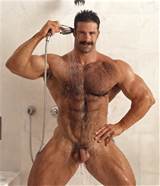 Huge Gay Bear Bodybuilder