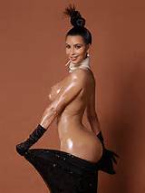 Kim-Kardashian-Naked-in-Paper-Mag-05