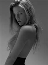 Brooklyn Decker showing her big boobs in topless at Mark Squires ...