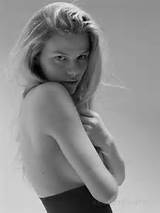 Brooklyn Decker Topless - 1.jpg