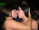 Girls Kissing - 9918.jpg