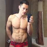 Davey Wavey nekkid!